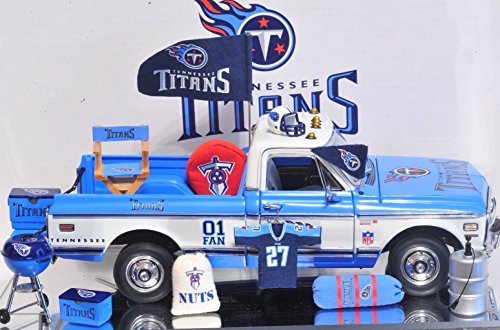Danbury Mint NFL Football Tennessee Titans 1972 Chevrolet Pickup Truck in 1:24 Scale Diecast Metal