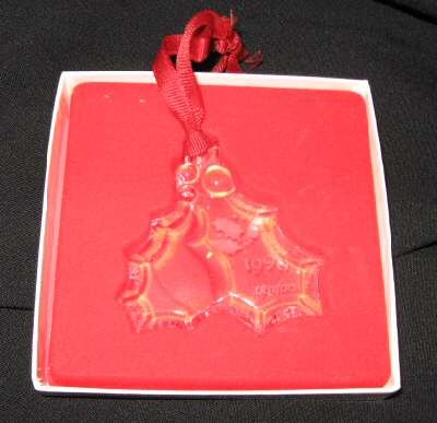 1990 Orrefors Holly Leaf Berry Glass Christmas Ornament