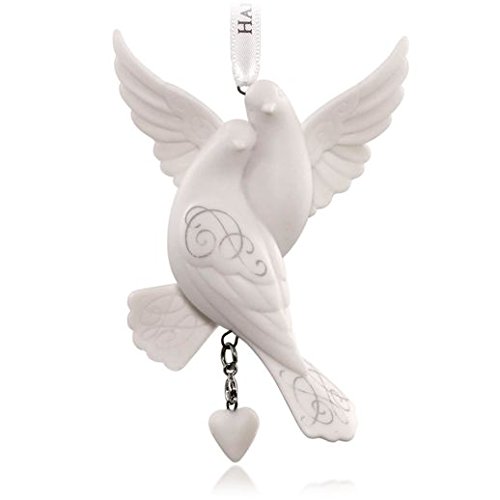 Hallmark 2015 – Anniversary Cuddling Lovebirds Ornament with Personalization Charms- Keepsake Ornament