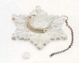 Snowflake Ornament on Chain Porcelain Hinged Box Midwest of Cannon Falls PHB