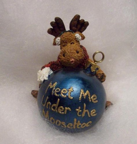 Smooches… Meet Me Under the Mooseltore Hanging Ornament