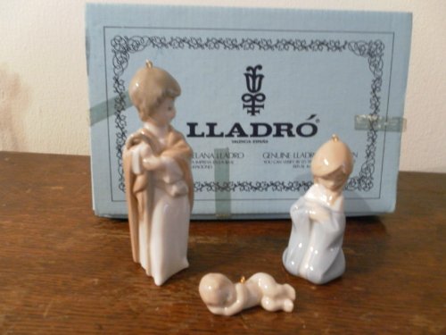 Porcelain Mini Holy Family (Sagrada Familia) Lladro 5657