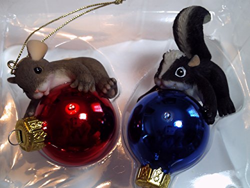 Charming Tails Mackenzie & Stewart Decorate Ornaments